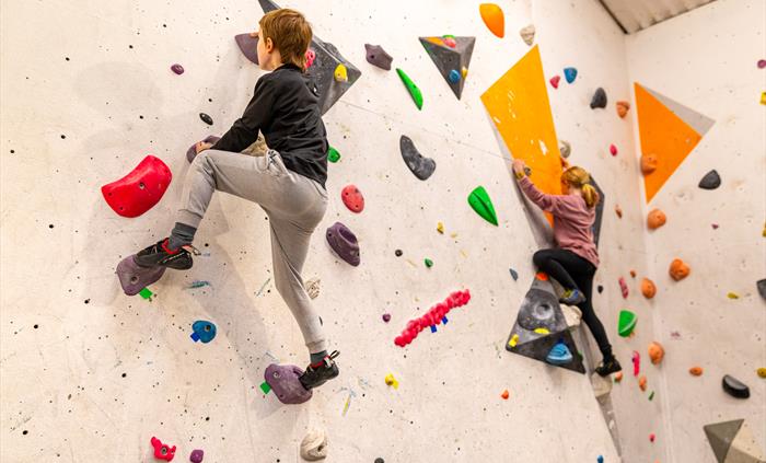 Low-level Bouldering